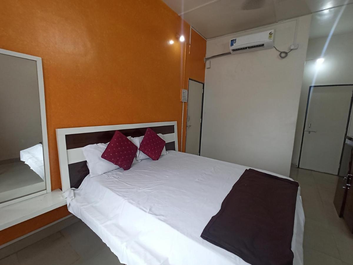 Malwade Motels Pune Exterior photo