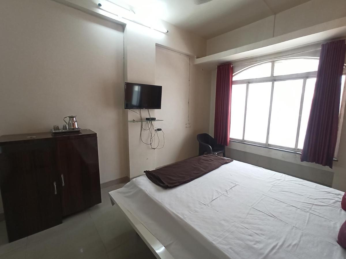 Malwade Motels Pune Exterior photo